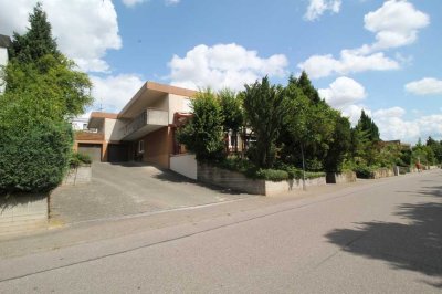 *** Familienfreundliche 5-Zimmer-Wohnung mit Garage ***