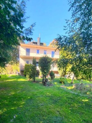 Exklusives Juwel - Villa 2500 qm parkähnliches Paradies mit Weitblick über Wiesen und Felder