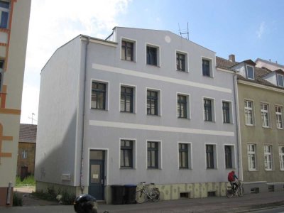 3-Raum-Wohnung in der Anklamer Straße / Nähe Theater zu vermieten