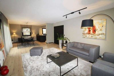 Bestlage Kobel! Exklusives, modernes Einfamilienhaus auf Parkgrundstück in Neusäß-Westheim