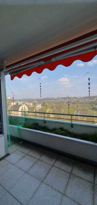 2,5-Zimmerwohnung im APOLLO-Gebäude mit Schwimmbad und Fernblick!