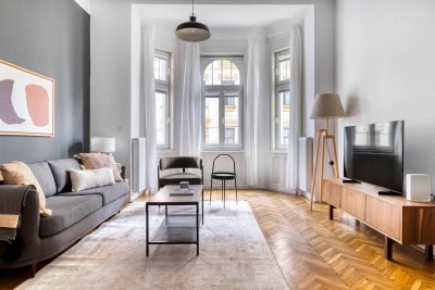 Historischer Altbau nahe Schönbrunn! 2 Zimmer mit Erker und Parkett (VIE194)