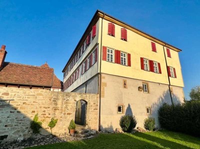 Weinstadt-Schnait: Exklusiv sanierte 2-Zimmer Wohnung im Schnaiter Schlösschen