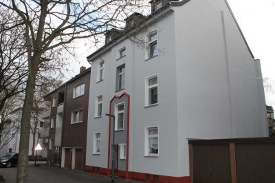 Wunderschöne Altbauwohnung in direkter Rheinnähe!!!