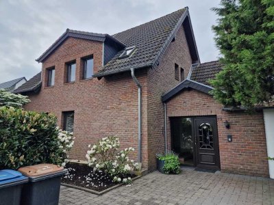 Attraktives Zweifamilienhaus in Köln-Höningen mit großem Garten & vielseitigen Nutzungsmöglichkeiten
