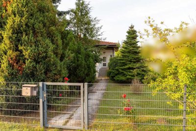 Kleines Haus mit großem Grundstück