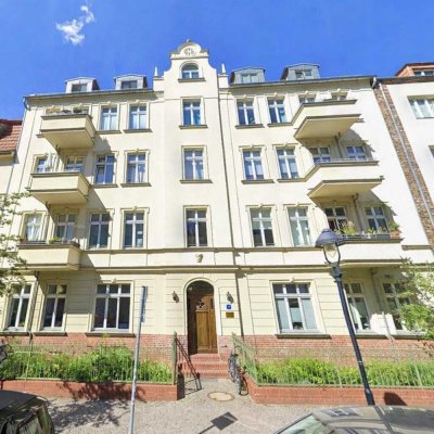 Gut geschnittene und kernsanierte 3- Zimmer- Altbauwohnung in toller Lage