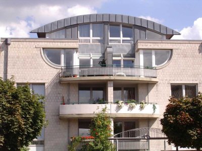 EXKLUSIVES WOHNEN IN STADTNÄHE-GALERIEGESCHOSS