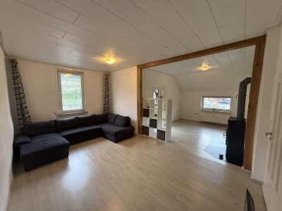 3 ZKB-Wohnung mit zwei Balkonen, modernem Bad und Parkett