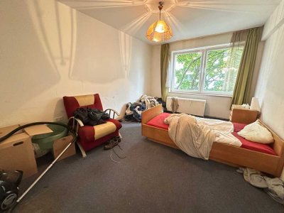 RENOVIERUNGSBEDÜRTIGE Wohnung mit Balkon in Pempelfort ***Belsen3 Immobilien UG***