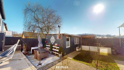 Exklusive Gartenwohnung mit Pool, Kamin und Carport – Wohnen in ruhiger Lage!