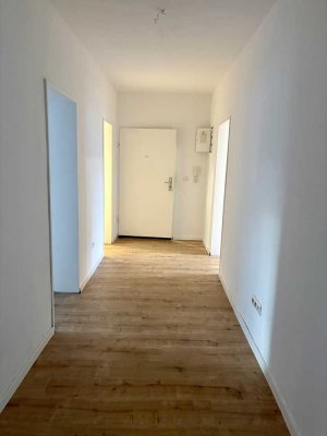 Eigenheim für die große Familie oder als Studenten-WG geeignete 4-Zimmer-Wohnung!