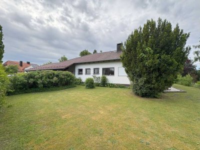 Attraktives Einfamilienhaus mit traumhaftem Garten in Ortsrandlage