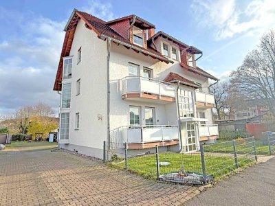 Sichere Kapitalanlage: Langjährig vermietete Wohnung mit zwei Balkonen