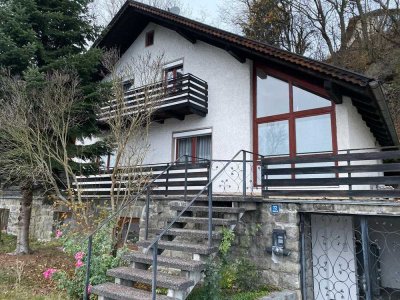 Großzügiges Einfamilienhaus mit sonniger Rundum-Terrasse, Garten und Doppelgarage in Hacklberg!