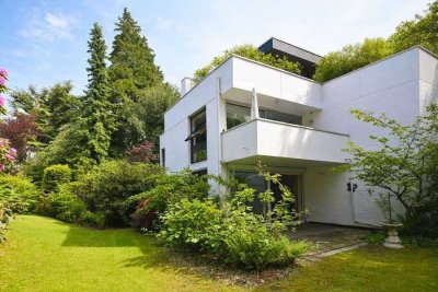 Nienstedten unweit des Hirschparks: Großzügige 3-Zimmer-Luxuswohnung mit Terrasse und Tennisplatz