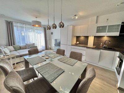 RUHIG GELEGEN und SCHNELL in der STADT - Modernes Reihenhaus - BJ 2018 - 3 Zimmer - ca. 64m² gew. NFL - helle Wohnküche - Voll möbliert - große Terrasse - gepflegter Garten - PKW-Stellplatz