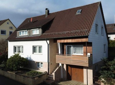 Sehr gepflegtes Ein-/ Zweifamilienhaus in Lomersheim, Garten, Balkon, Garage,
