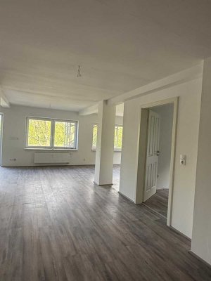 Großzügige 2-Zimmer Wohnung inkl. Balkon und EBK