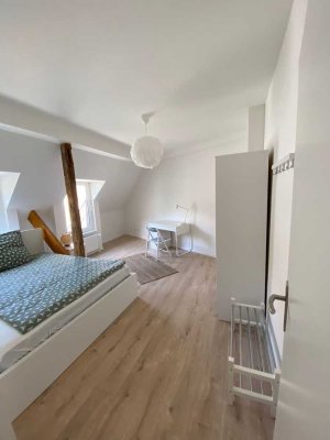 Möbliertes Zimmer/Furnished room in shared apartment