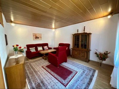 Zentral gelegene und gepflegte Erdgeschosswohnung mit Balkon