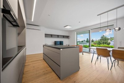 Exklusives Wohnen im Grünen – Möblierte 4-Zimmer-Wohnung mit Terrasse, Garten und Gemeinschaftspool