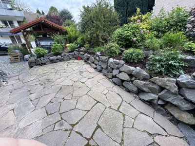 Exklusive, neuwertige möblierte 2-Zimmer-Terrassenwohnung und Einbauküche in Bensheim