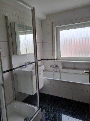 Helle 3-Zimmer-EG-Wohnung mit gehobener Innenausstattung mit EBK in Aidlingen