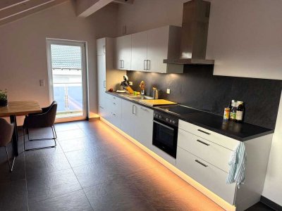 Luxuriöse 2-Zimmer-Dachgeschoßwohnung mit großzügiger Raumaufteilung in Neufinsing