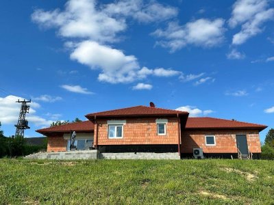 Bestlage im sonnigen Südburgenland: Stilvoller, moderner Neubau-BUNGALOW mit Terrasse, Garten, Garage mit Fernblick in Ruhelage auf 1.541m² Grundfläche!