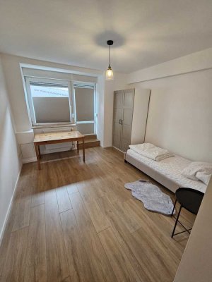 Zentral Saniert Möbliert Pauschalmiete 1,5 Zimmer in Wiesbaden Dotzheim