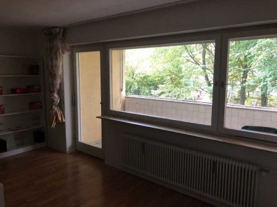 Helle, möblierte Wohnung in ruhiger Lage mit zwei Terrassen