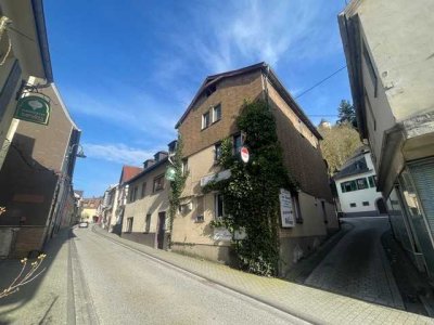 Zwei freie Häuser (Reihen- und Eckhaus) mit großem Potential in Stromberg Stadt