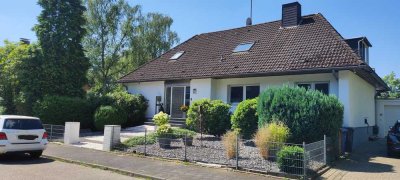 Freistehendes Einfamilienhaus mit vermieteter Einliegerwohnung