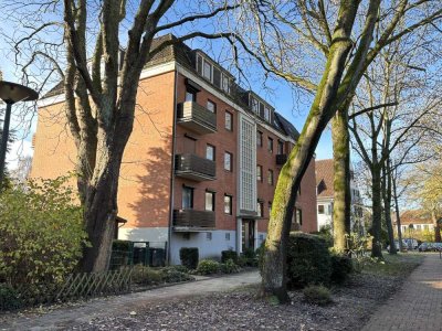 Schwachhausen, moderne 2,5- Zi.-Dachgeschoßwohnung mit Sonnenbalkon!