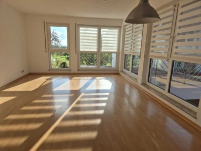 Gepflegte 3-Zimmer-Etagen-Wohnung mit Balkon und EBK in Gäufelden