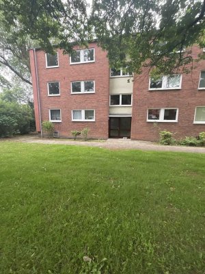 2,5 Zimmer-Wohnung mit Balkon und Tageslichtbad mit Wanne