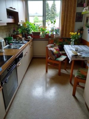 Erdgeschoss 3 Zimmer + Küche + Lift + Loggia