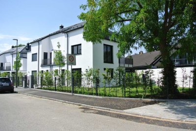 NEUWERTIGE DOPPELHAUSHÄLFTE MIT EXKLUSIVER AUSSTATTUNG IN IDYLLISCHER GARTENSTADT GRÄFELFING