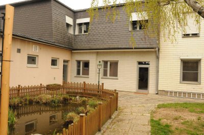 Großzügiges Haus mit zwei Wohneinheiten und Möglichkeit zur gewerblichen Nutzung provisionsfrei günstig zu verkaufen