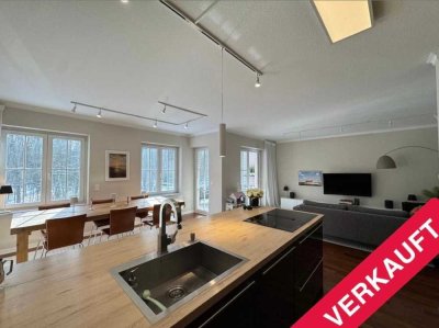 VERKAUFT. 3-Zimmer-Maisonette-EG-Whg. Garten & parkähnliches Grundstück am Alsterlauf.