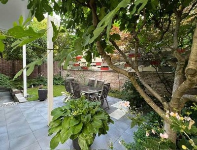 Altbau 4 Zi Wohnjuwel mit ca. 148 qm Garten, Garage & Sauna in Frankfurt Ostend Bornheim