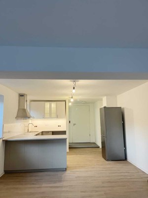 Frisch sanierte 2,5-Zimmer-Wohnung mit Balkon & Gartenanteil in Ludwigsburg – Erstbezug 2025