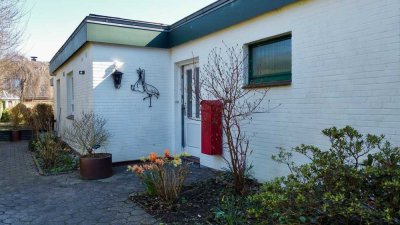 Ebenerdiger Bungalow in ruhiger Sackgassenendlage mit Garage