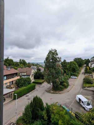 Familienfreundliche 3-Zimmer-Wohnung mit Weitblick, EBK und TG