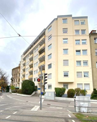 2 verbundene Wohnungen, aktuell noch Praxisräume im Herzen von Augsburg …