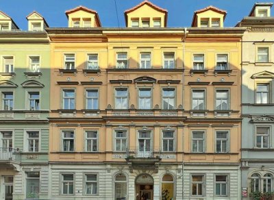 Vermietete 1-Zimmerwohnung mit Balkon und Wanne in saniertem Denkmalobjekt als Kapitalanlage