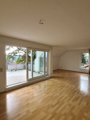 Schöne, geräumige Maisonette-Wohnung mit großem Balkon und toller Aussicht in GP-Faurndau