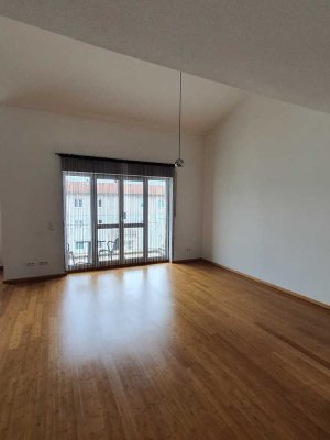 Attraktives DG Appartement mit Südbalkon u Galerie