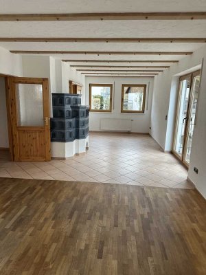 Geräumiges 6-Zimmer-Haus in Erlangen-Steudach